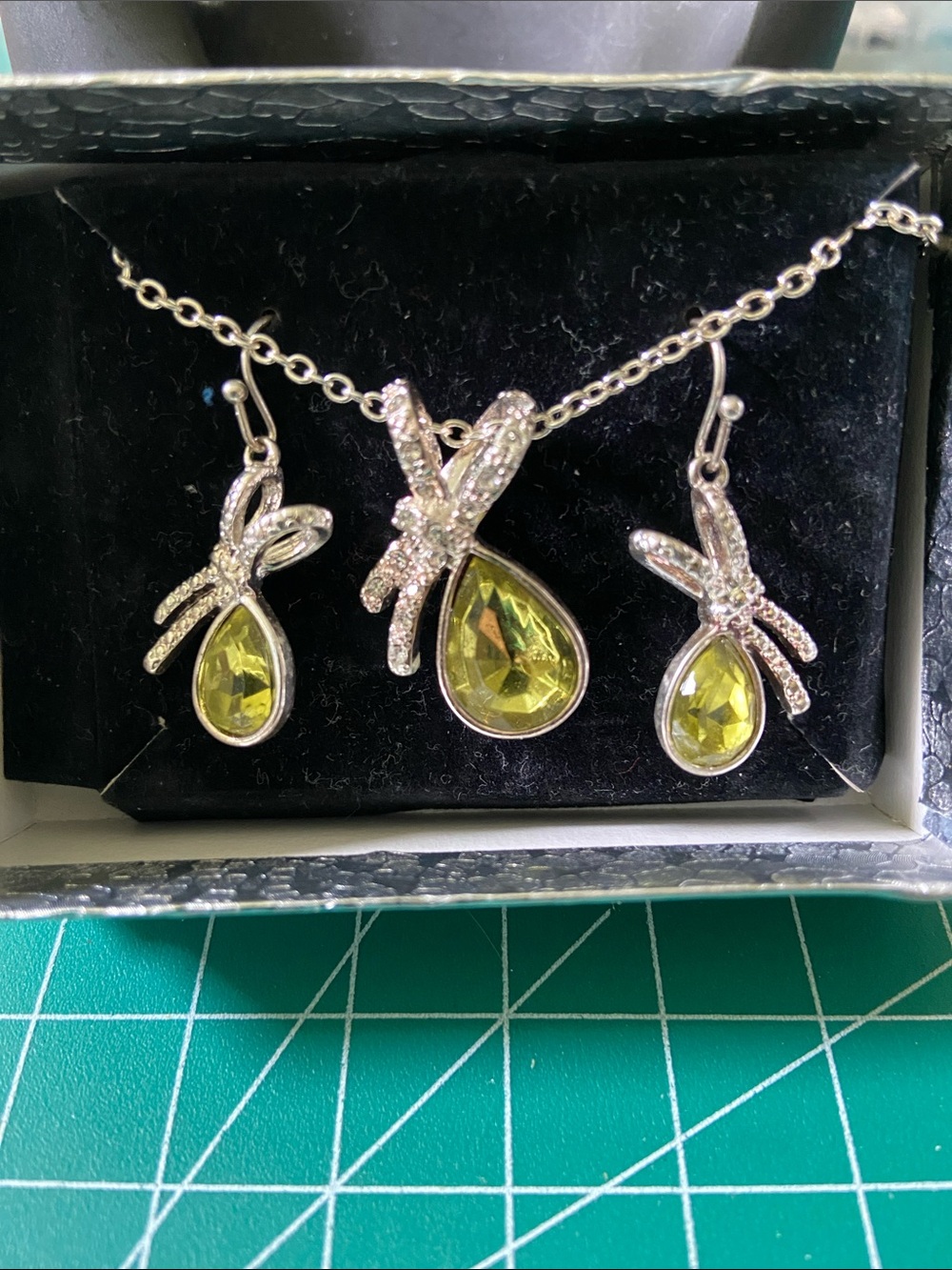 Silver Bow Teardrop Necklace & Earrings Set with Light Green Stones